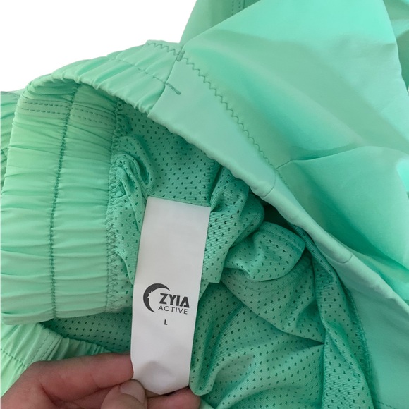 Zyia honeydew summer shorts - Picture 4 of 6